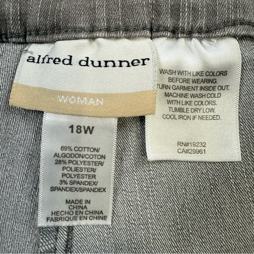 Alfred Dunner Woman 18W Pull-On Light Gray Textured Chino Pants - Picture 3 of 8